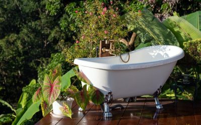 5 Ide Desain Kamar Mandi Outdoor Minimalis Ala Bali